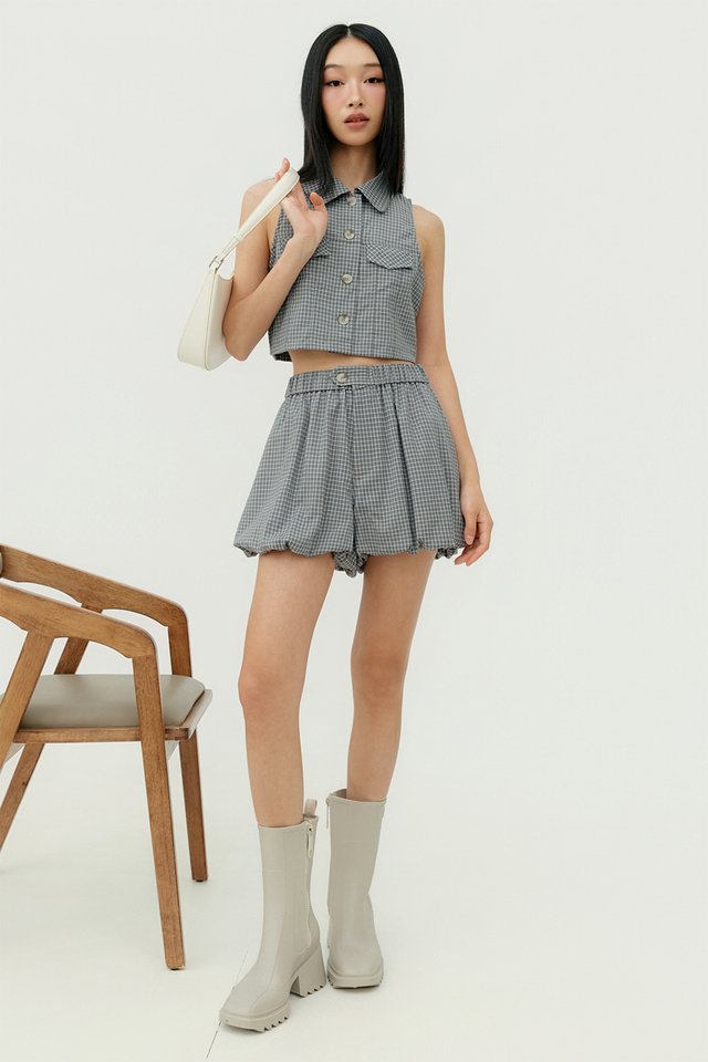 AKIN CHECKS BUBBLE SHORTS IN BLUE MIST
