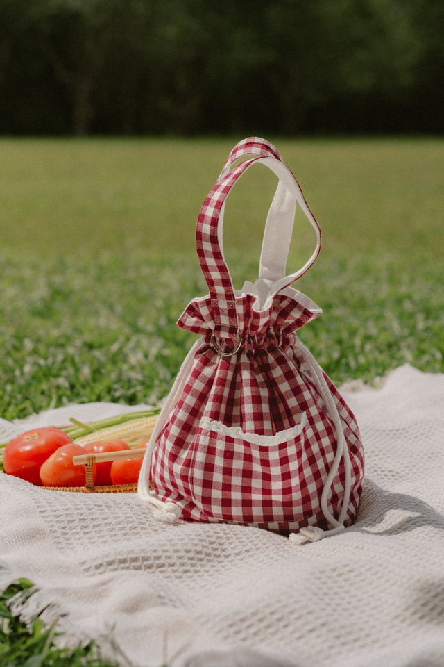 *PRE-ORDER* SUMMERDAY REVERSIBLE PICNIC BAG IN CHERRY
