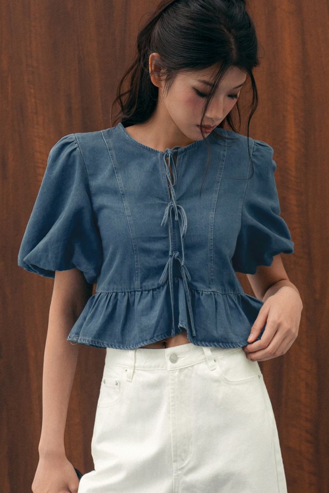 MOLLY RIBBON DENIM TOP IN MID WASH