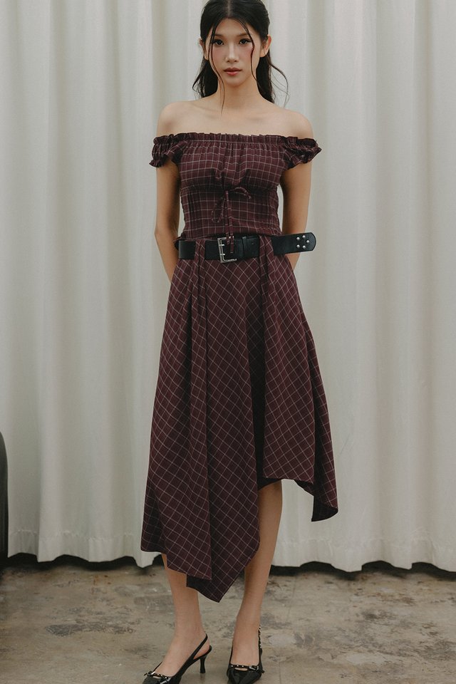 LARKE PLAID BELTED SKIRT IN WINE