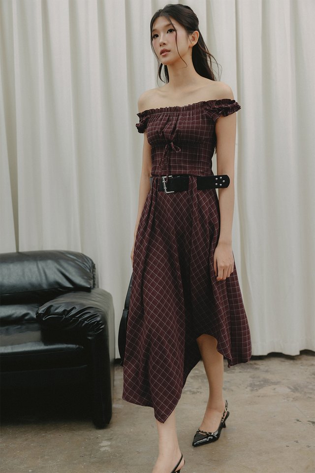 LARKE PLAID BELTED SKIRT IN WINE