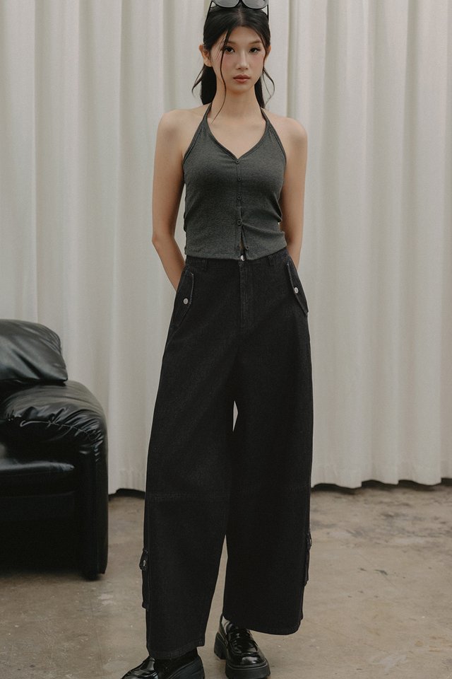 TARA CARGO BARREL JEANS IN BLACK