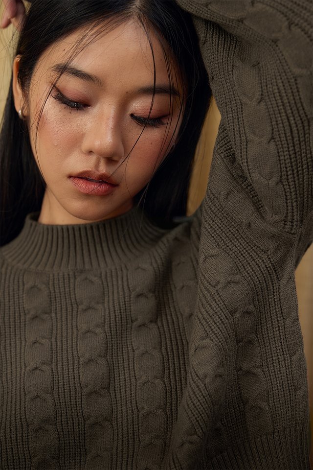DEVYN KNIT SWEATER IN OAK