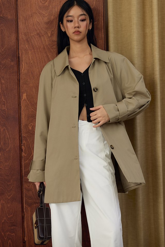GABB HALF TRENCH IN KHAKI