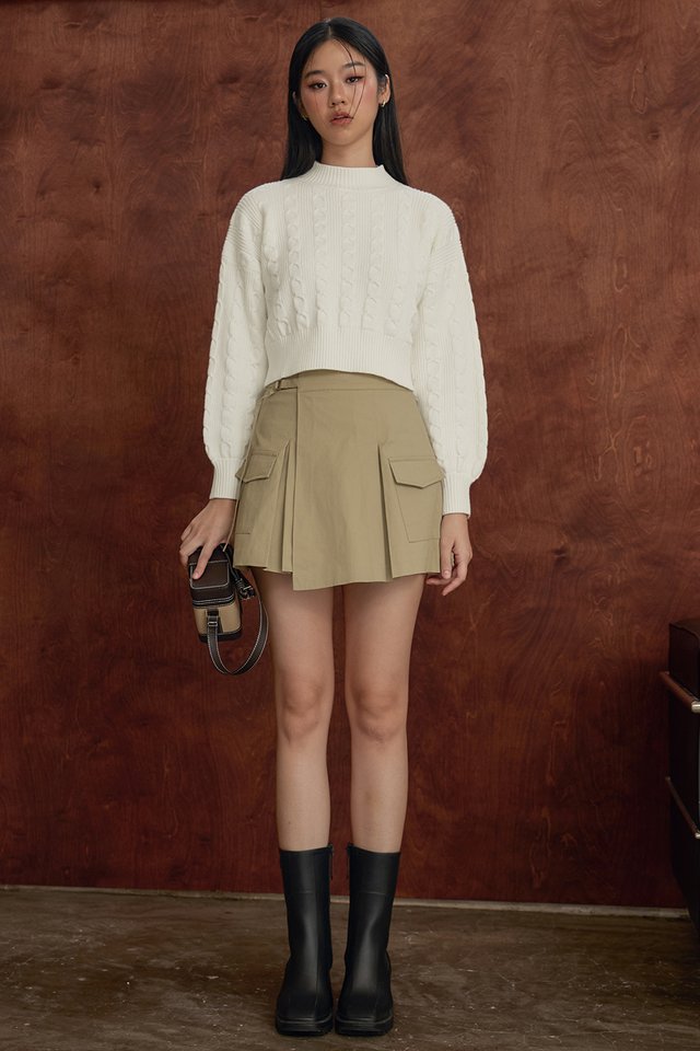 KAITO SLANT CARGO SKORTS IN KHAKI