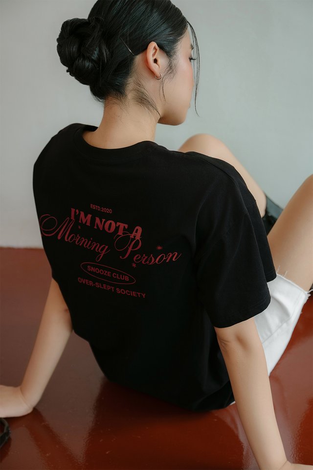 SNOOZE CLUB UNISEX TEE IN BLACK