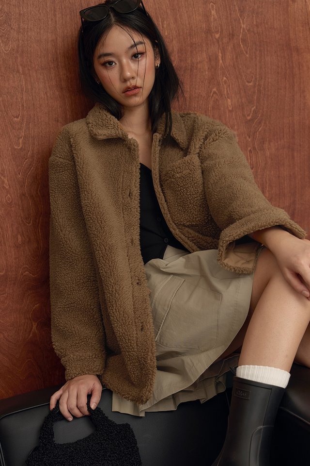 TEDDY COAT IN CAMEL
