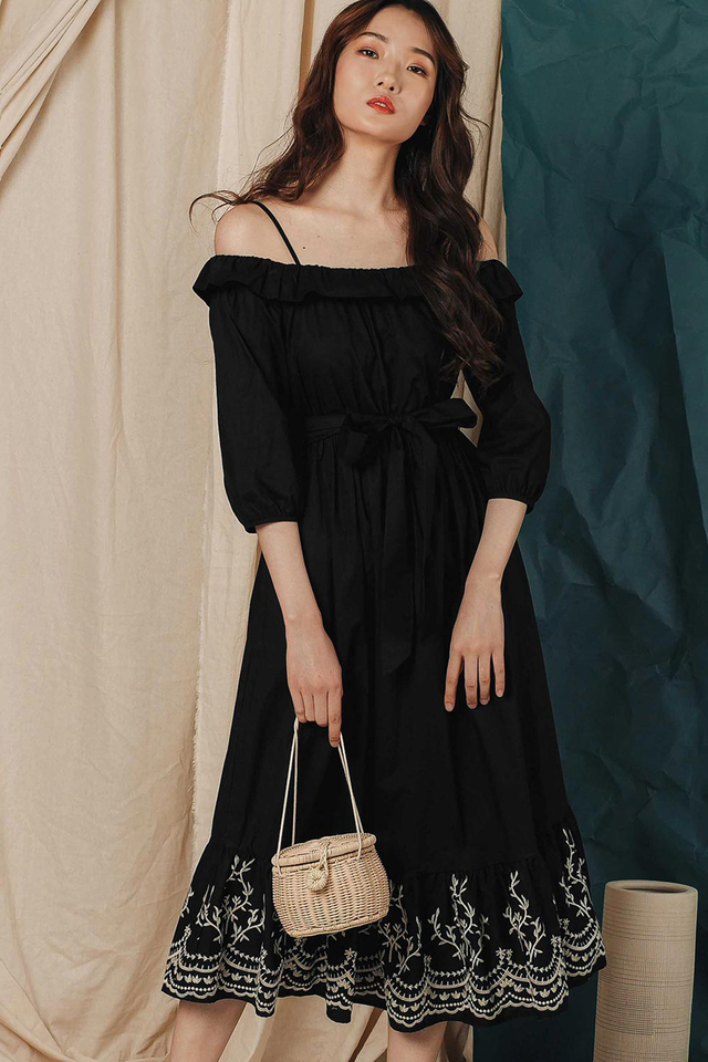 KYDEN EMBROIDERY MAXI IN BLACK
