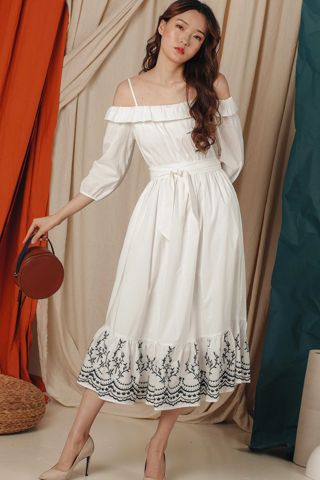 KYDEN EMBROIDERY MAXI IN WHITE
