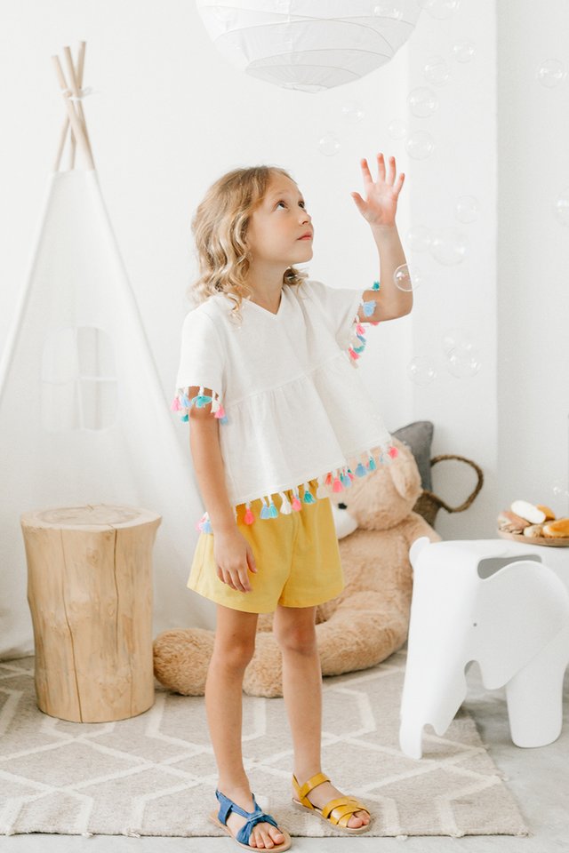 *KIDS* BOW SHORTS IN YELLOW