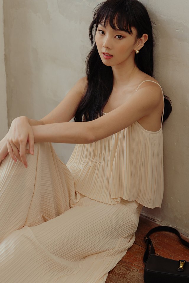ETON PLEAT TOP IN CHALK