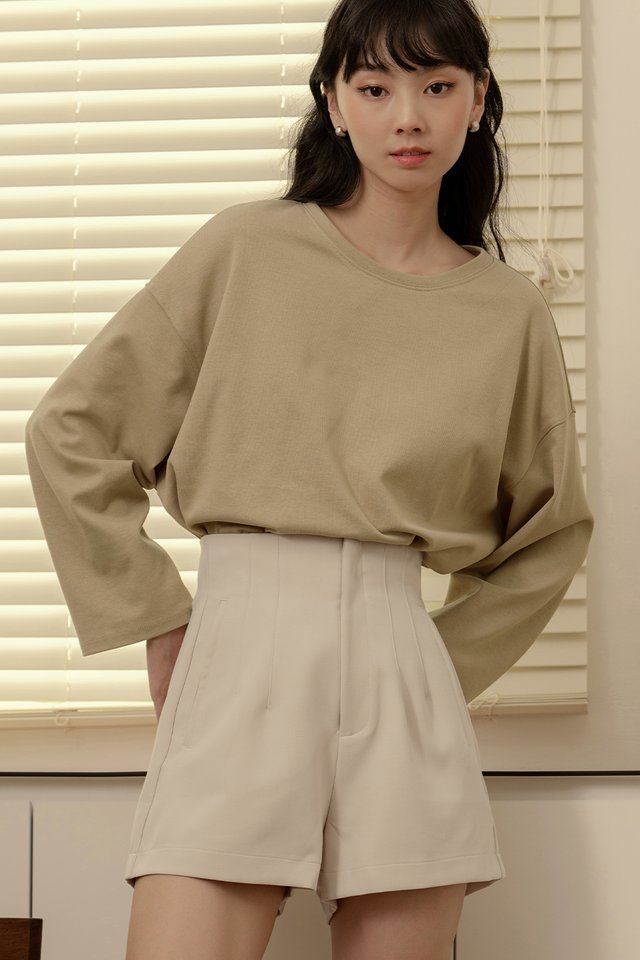 RAIKO SHORTS IN IVORY BEIGE