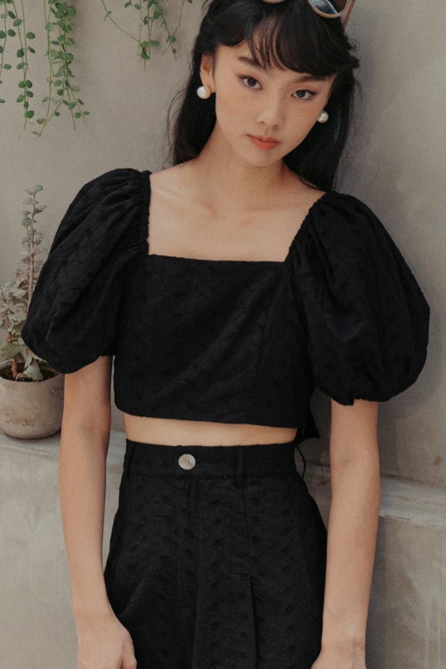 HOLLY EMBROIDERY TWO-WAY TOP IN BLACK