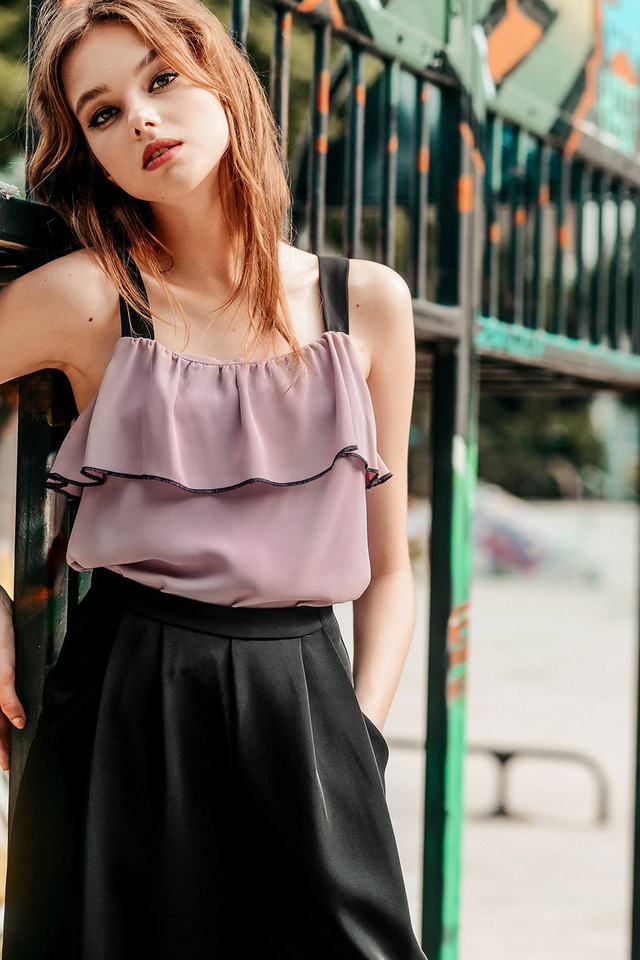 GYLE RUFFLE TOP IN DUSK PINK