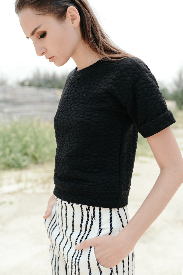 *BRIDGE* Quilted Boxy Top in Black